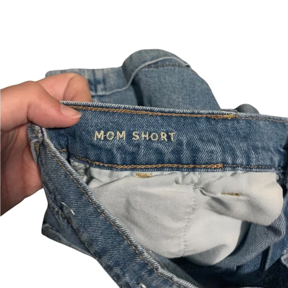 American Eagle High Rise Mom Shorts pleated with cuff at hem size 4 - Picture 4 of 5